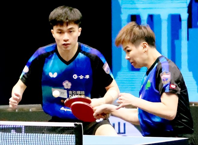 就对她发起 就对她发起