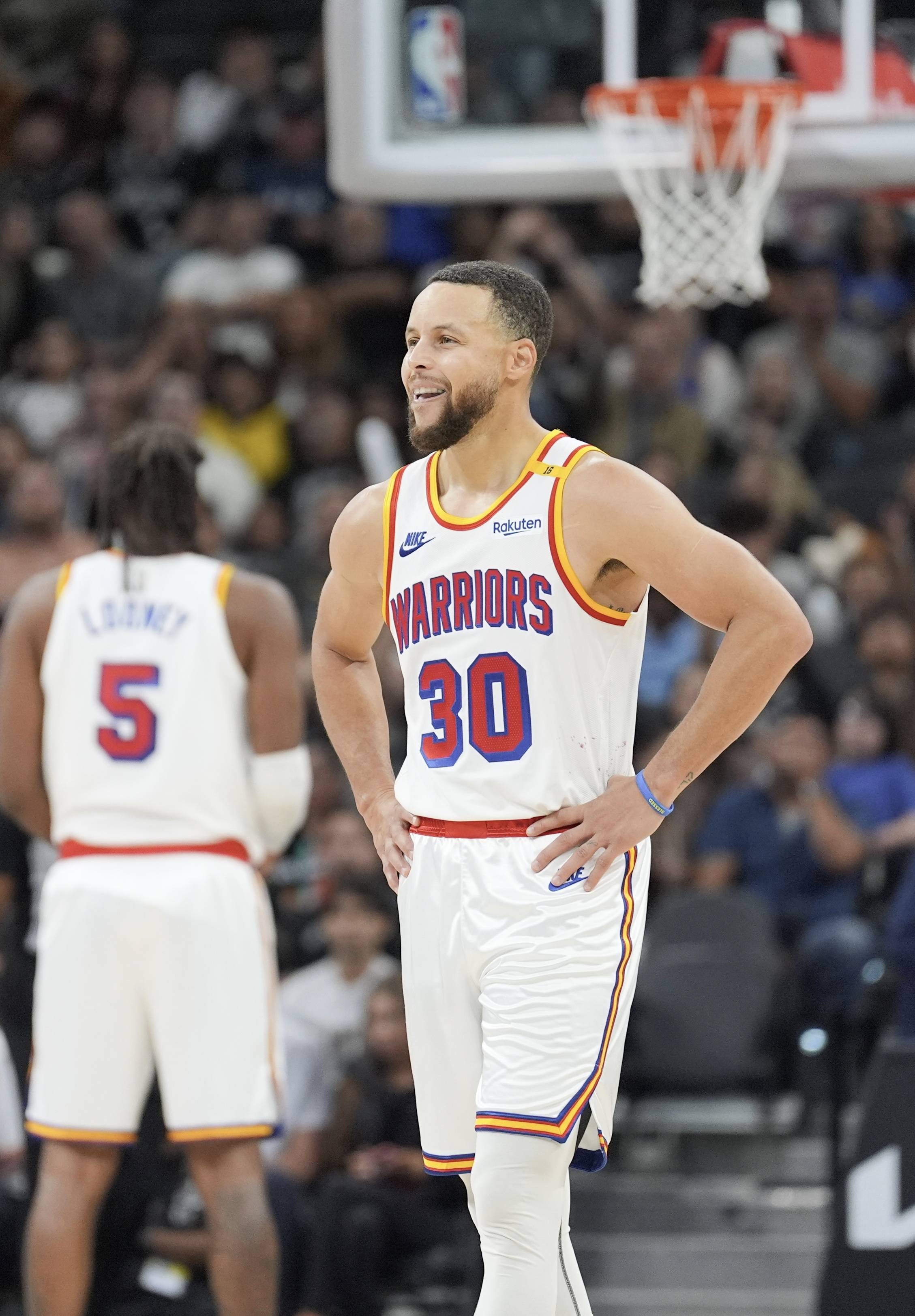 开幕战引发 开幕战引发